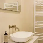 Elegant Seaside Retreat For Four - 'casa Luigi' Apartamento *