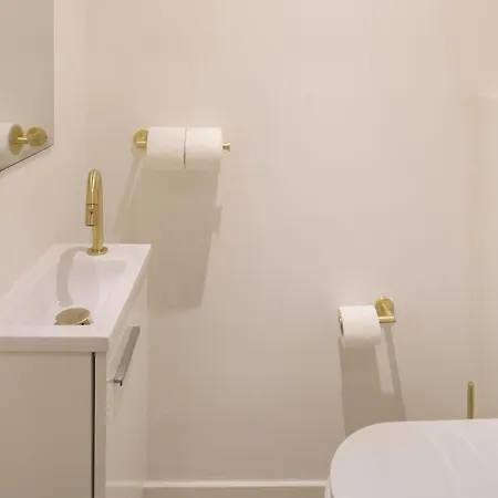 Apartamento Elegant Seaside Retreat For Four - 'casa Luigi'