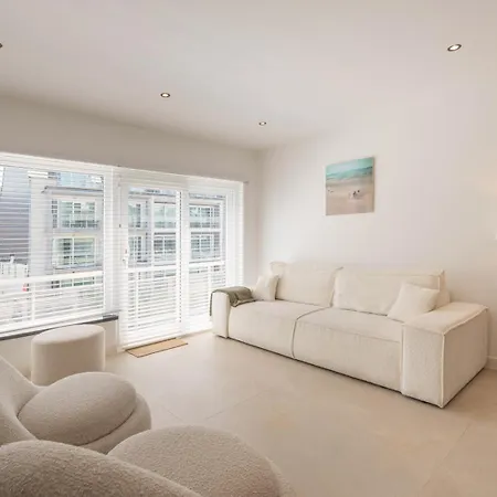 Elegant Seaside Retreat For Four - 'casa Luigi' Nieuwpoort