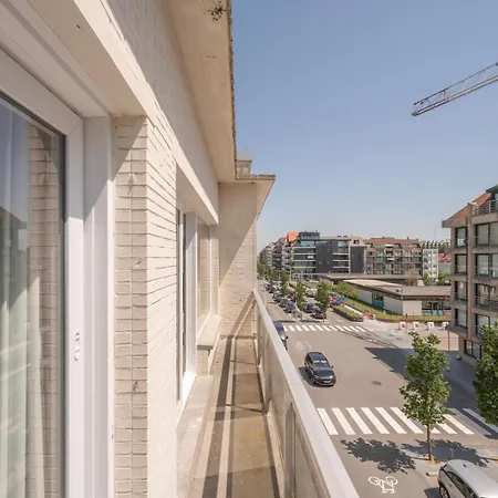 Elegant Seaside Retreat For Four - 'casa Luigi' Nieuwpoort
